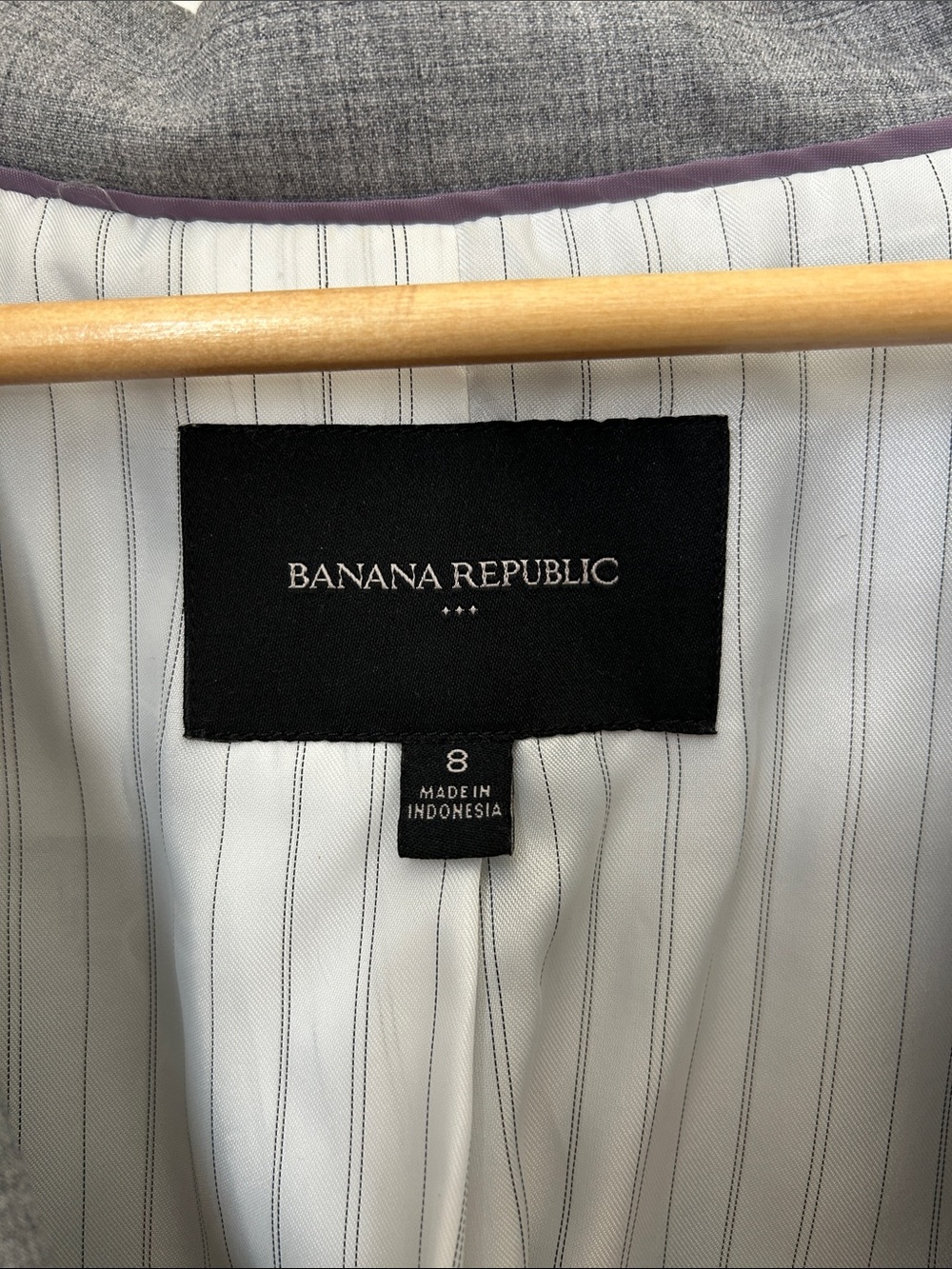 Banana Republic Light Gray Women's Blazer - Picture 3 of 3